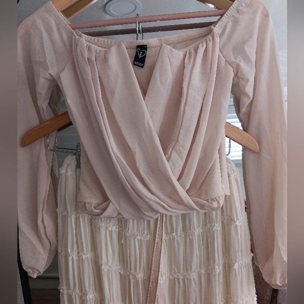 ​✨ Windsor Off-The-Shoulder Draped Chiffon Crop Top ✨size Xs Beige